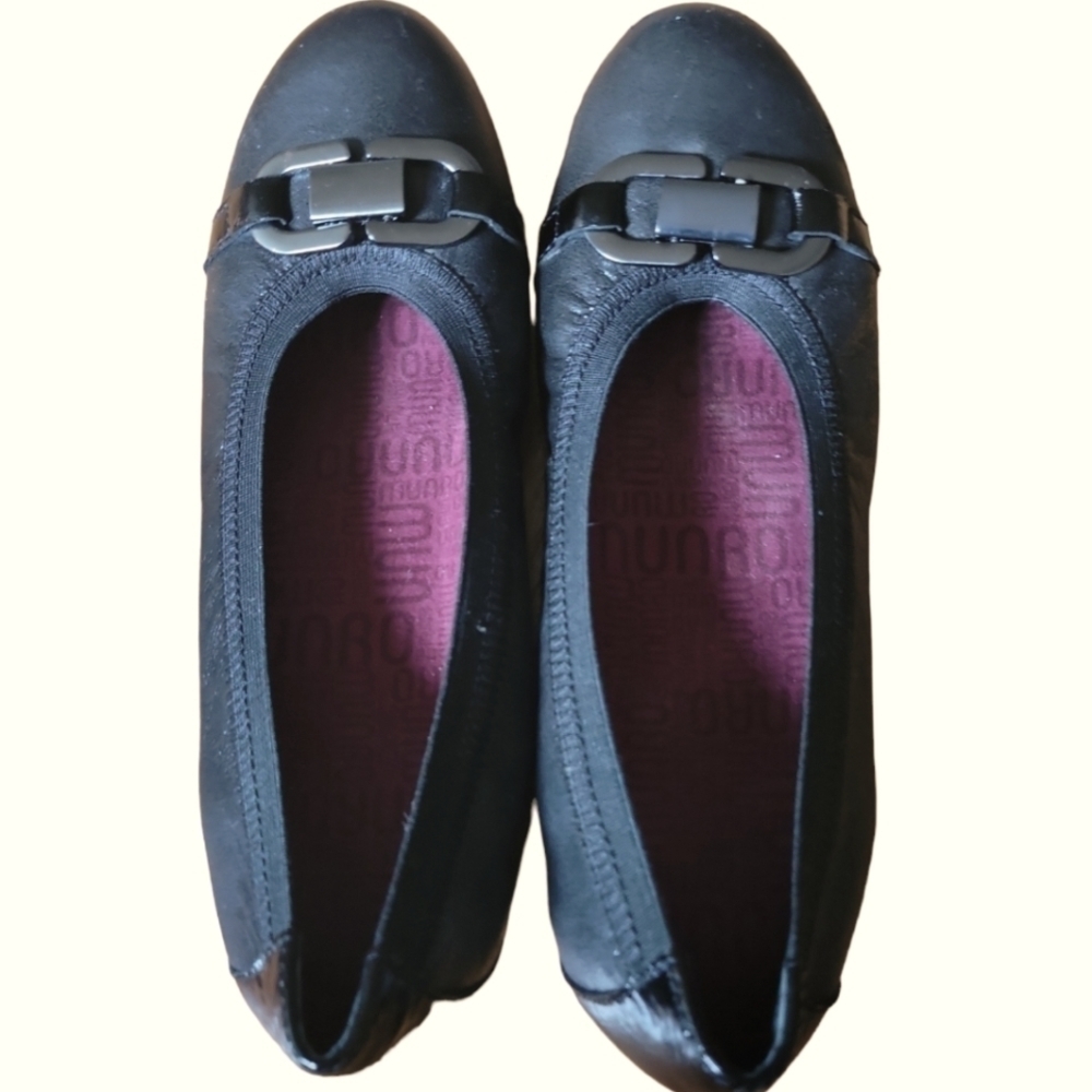 Black Women’s Ballet Flats with Decorative Chain